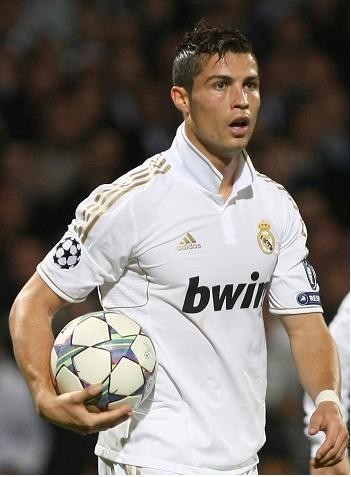 李国旭：马莱莱在申花做好前插就行，但在英博情况不一样（李国旭：马莱莱在申花只需专注前插，到了英博就不一样了）