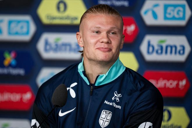 上海海港实现中超三连冠，为中国顶级联赛历史第三队（上海海港斩获中超三连冠，成为中国顶级联赛史上第三支达此成就的球队）