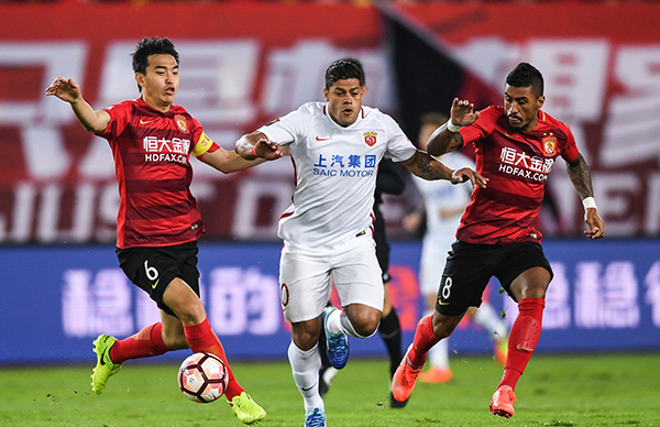 罗马诺：卢克曼没参加训练，这是他对亚特兰大的回应