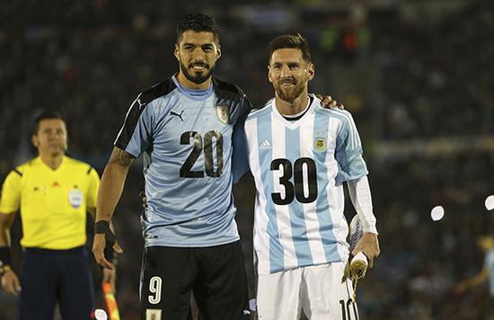 罗杰斯vs曼联全场数据：7射门2进球，传球成功率81.2%（罗杰斯战曼联：7射2球，传球成功率81.2%）