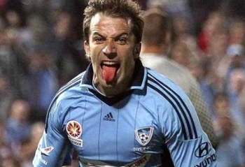 山东泰山达成中国顶级联赛总积分1500分里程碑，为中超首队（山东泰山破中国顶级联赛1500分大关，率先成为中超首队）