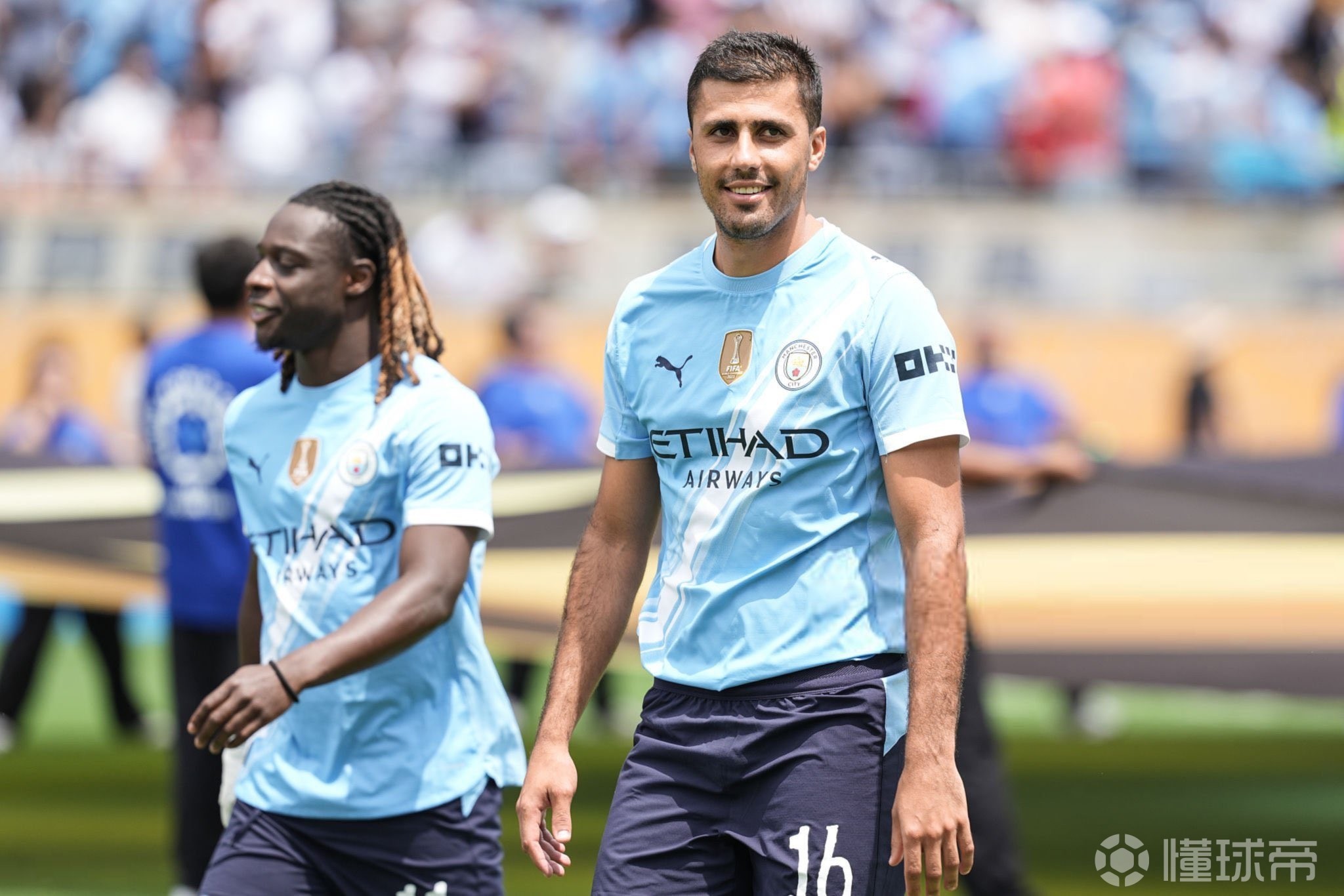 格拉斯纳：格伊周三就已重返训练，对阵狼队将进入名单（格拉斯纳：格伊周三已恢复训练，将进入对阵狼队大名单）