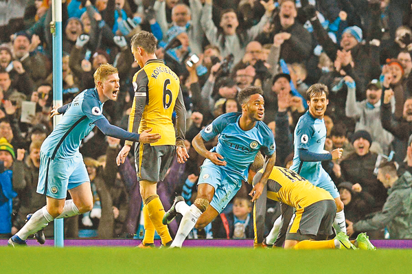 马卡：赫伊森最近状态明显下滑，但俱乐部依然对其充满信心（马卡：赫伊森近期表现下滑，俱乐部依旧信任他）