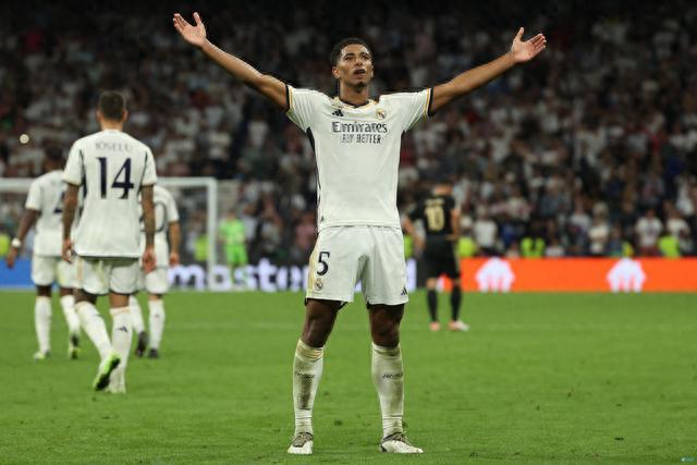 山东泰山主场收官：10胜3平2负，负成都申花，6-0国安&3-1海港（山东泰山主场赛季定格：10胜3平2负，负成都与申花，曾6-0大胜国安、3-1击退海港）