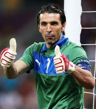 科里纳：正讨论足球中教练喊暂停的可能性，努力寻找解决方案