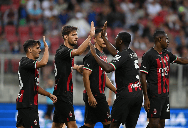 这队的前场连接太顺畅