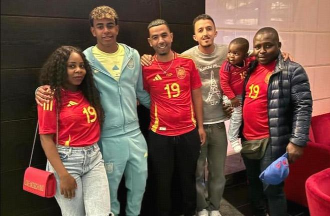 J联赛本赛季场均观众2.1万创新高，但低于中超2.57万（J联赛本季场均观众达2.1万刷新纪录，仍逊于中超2.57万）