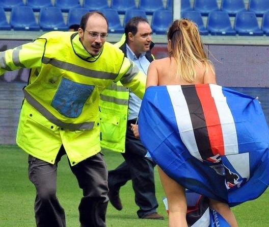 齐沃：我考虑的是队内球员而不是转会市场；满意迪乌夫的表现