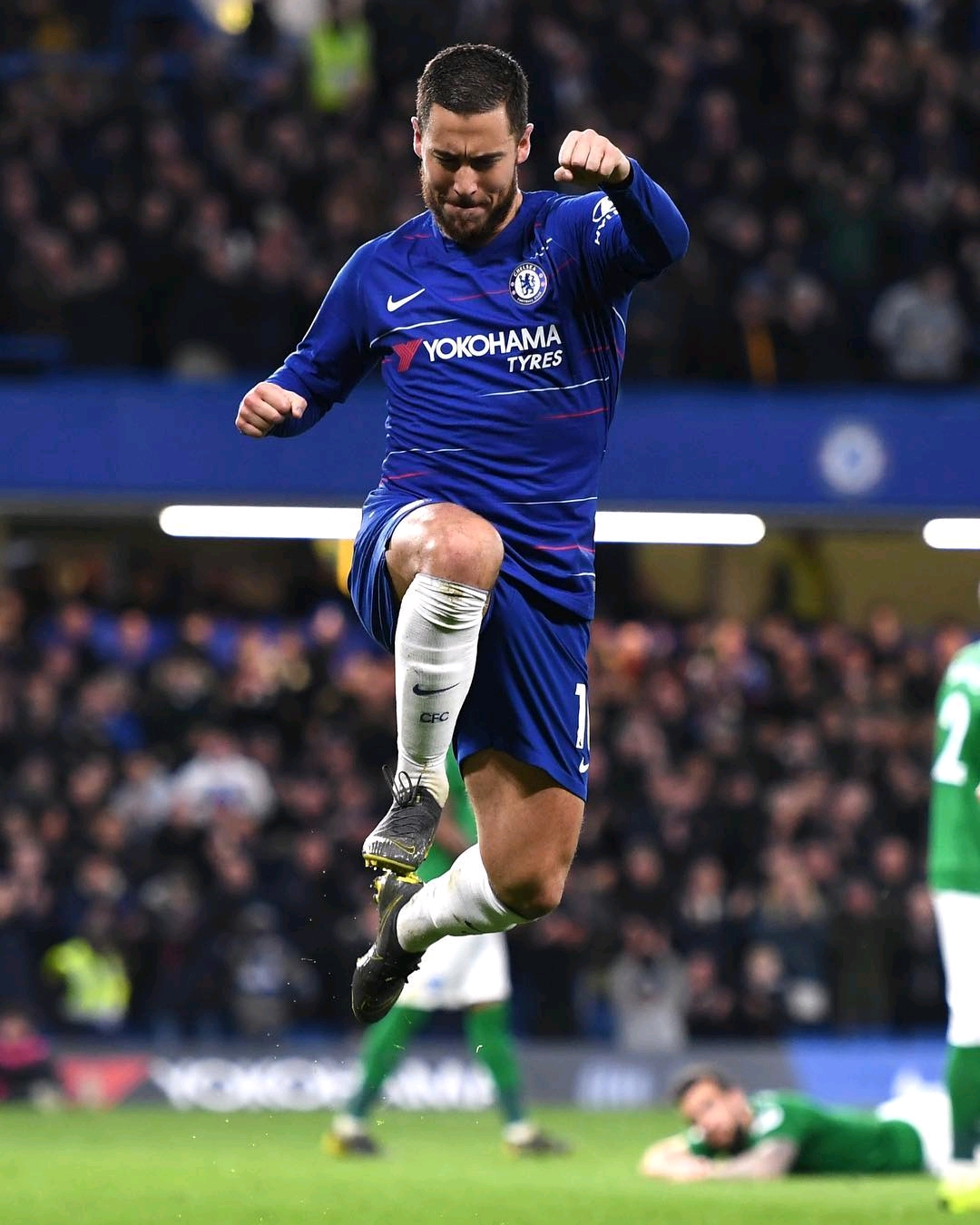 阿利松妻子晒术后照，阿利松此前因个人事务返回巴西