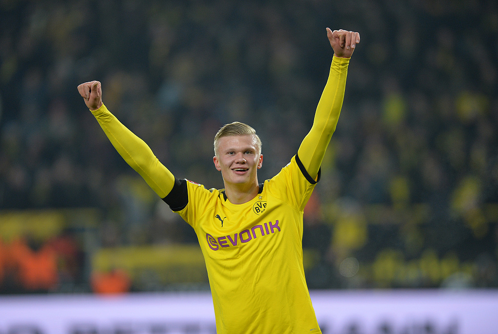 意杯战报：德容恩、帕萨利奇建功，亚特兰大4-0十人热那亚（意大利杯战报：德容恩、帕萨利奇破门，亚特兰大4-0大胜十人热那亚）