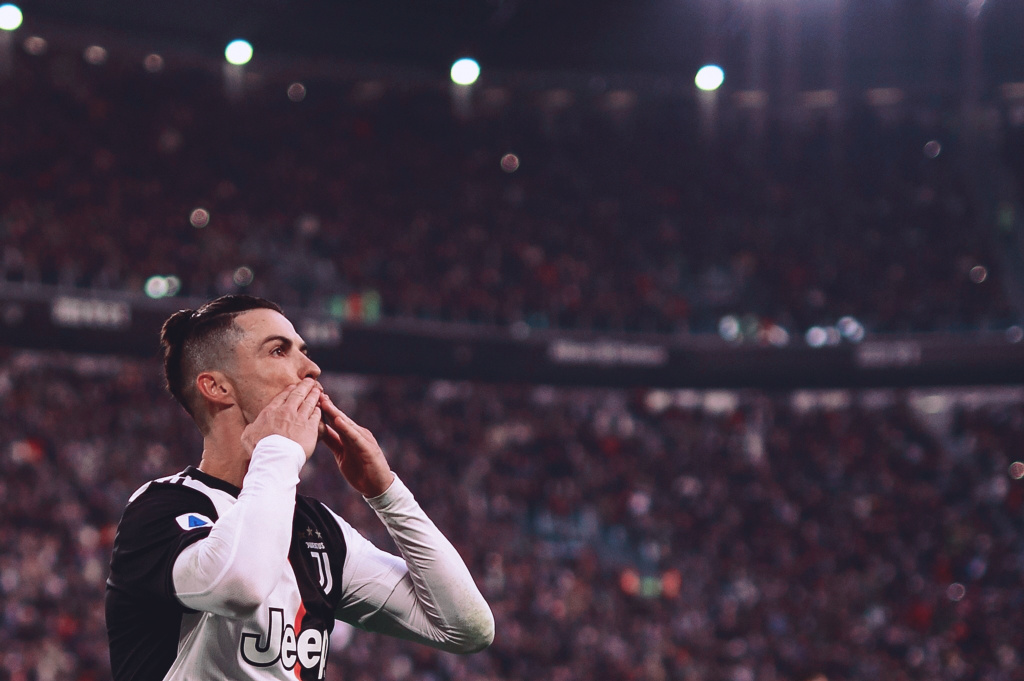 建队基石！武磊、颜骏凌等7人随海港四夺中超冠军（海港四夺中超，武磊、颜骏凌等7将成夺冠基石）